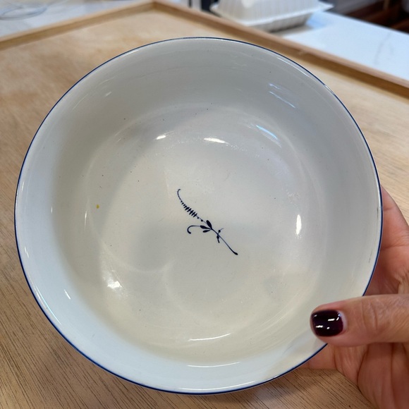 Excellent used condition. No chips or cracks. Beautiful bowl. - Picture 5 of 5